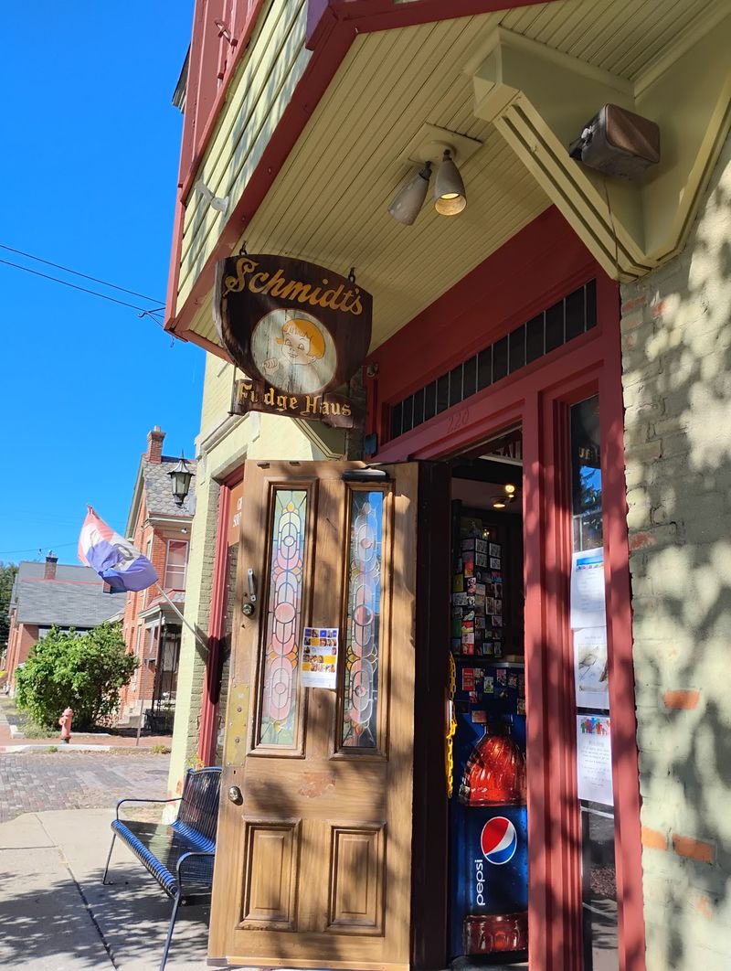 Hours, Reservations, and Planning Your Visit Hours, Reservations, and Planning Your Visit