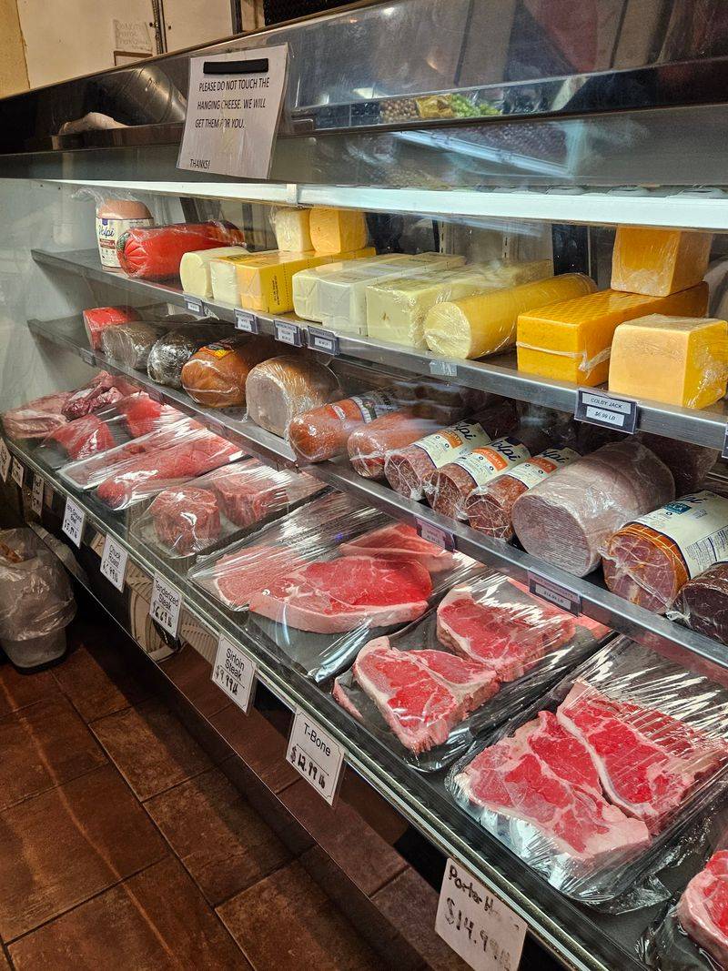 House-Made Sausage and Fresh-Cut Meats House-Made Sausage and Fresh-Cut Meats