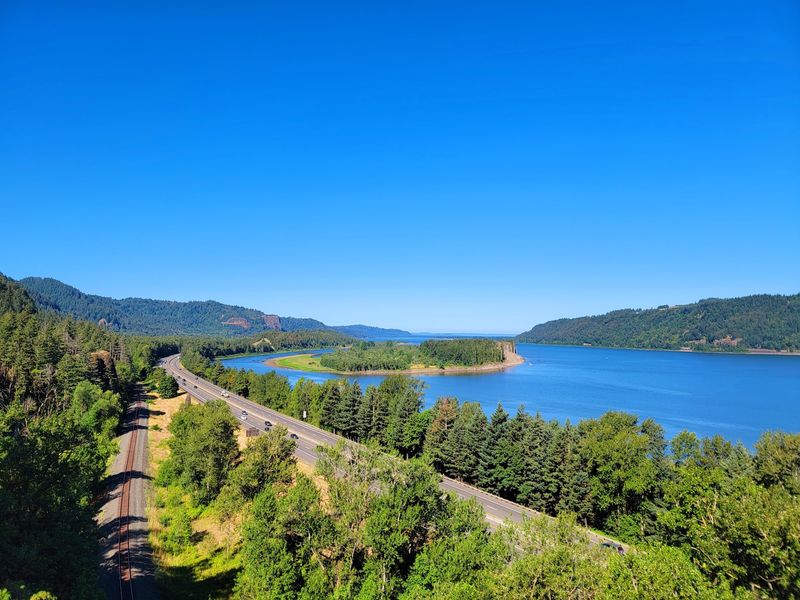 How This Spot Fits Into a Gorge Road Trip How This Spot Fits Into a Gorge Road Trip