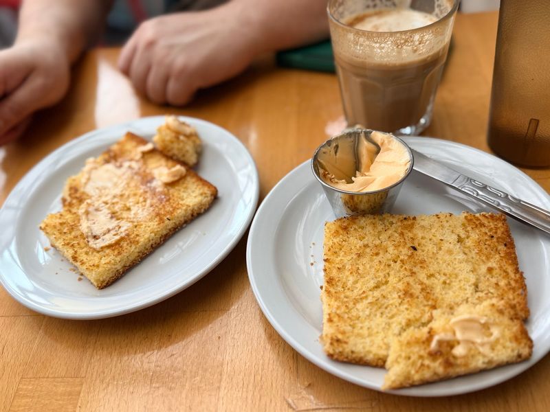 How the Café Handles Dietary Restrictions Without Making It Feel Like a Compromise