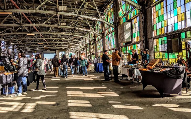 How the Rail Yards Market Brought the Complex Back to Life How the Rail Yards Market Brought the Complex Back to Life