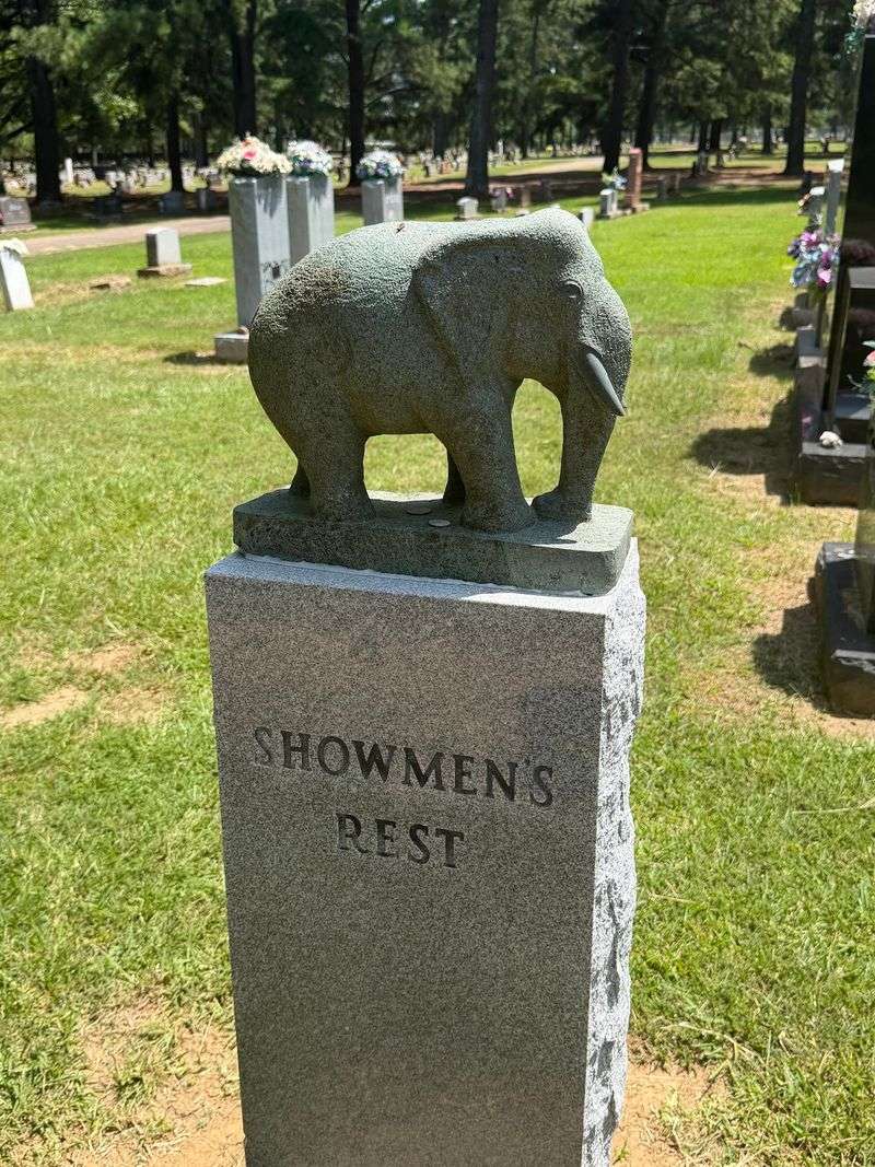 Hugo, Oklahoma and the Cemetery at Its Heart Hugo, Oklahoma and the Cemetery at Its Heart