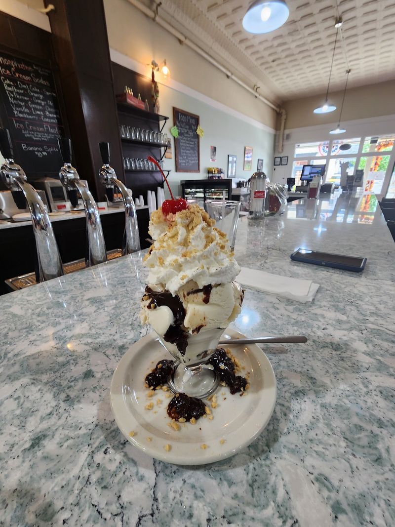 Ice Cream Scooped the Old-Fashioned Way Ice Cream Scooped the Old-Fashioned Way