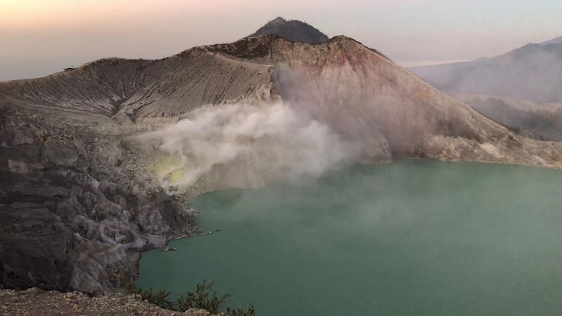 Ijen Crater, Indonesia Ijen Crater, Indonesia