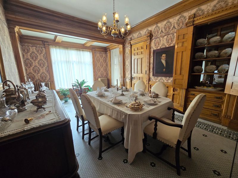 Inside the Hume House: A Different Kind of Elegance Inside the Hume House: A Different Kind of Elegance