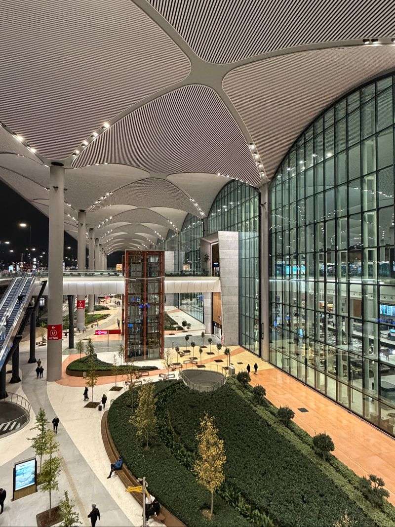 Istanbul Airport (IST), Türkiye Istanbul Airport (IST), Türkiye