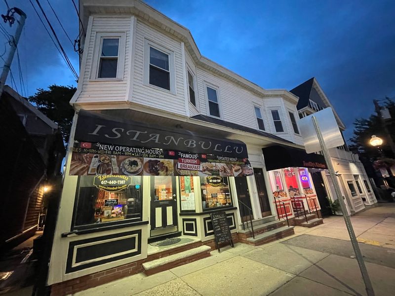 Istanbul'lu, Somerville Istanbul'lu, Somerville