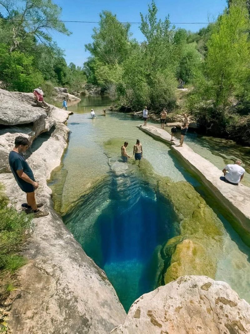 Jacob's Well (Texas, USA) Jacob's Well (Texas, USA)