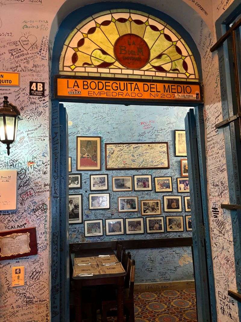 La Bodeguita del Medio, Havana, Cuba La Bodeguita del Medio, Havana, Cuba