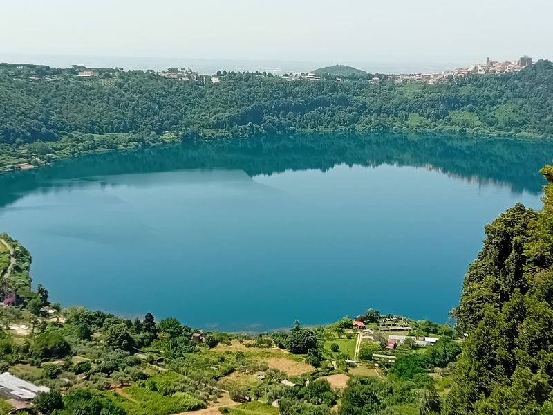 Lake Nemi, Nemi, Lazio, Italy Lake Nemi, Nemi, Lazio, Italy