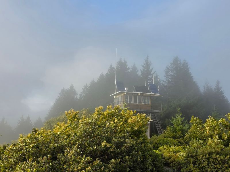 Lake of the Woods Lookout - Near Agness