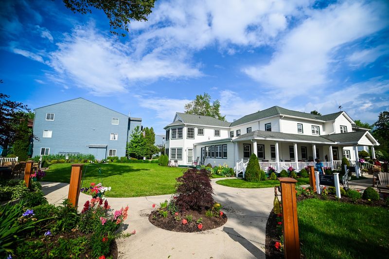 Lakehouse Inn, Geneva-on-the-Lake Lakehouse Inn, Geneva-on-the-Lake
