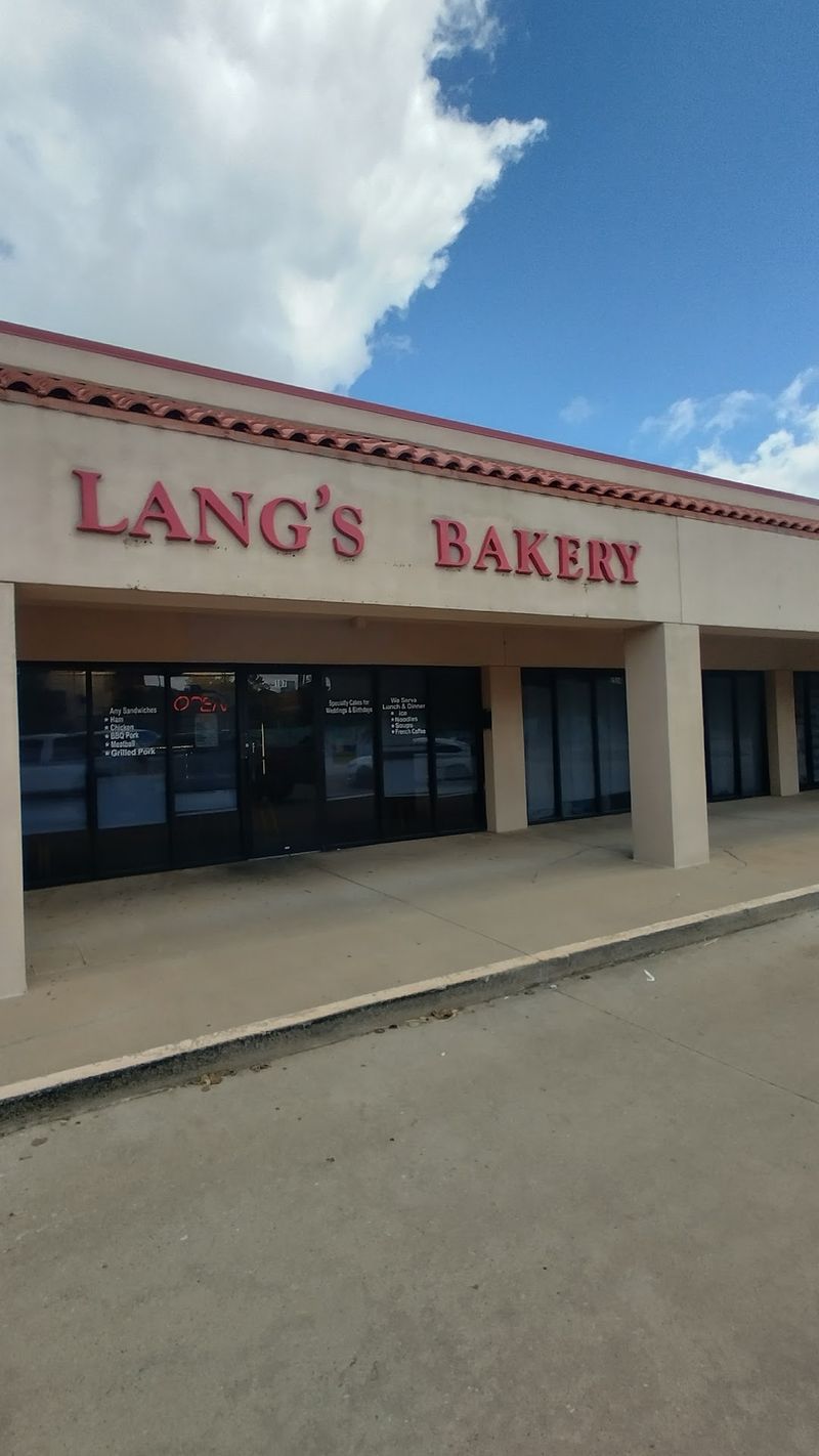 Lang Bakery on North Military Avenue