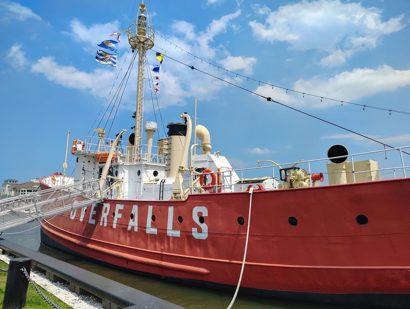 Lightship Overfalls LV-118, Lewes, Delaware Lightship Overfalls LV-118, Lewes, Delaware
