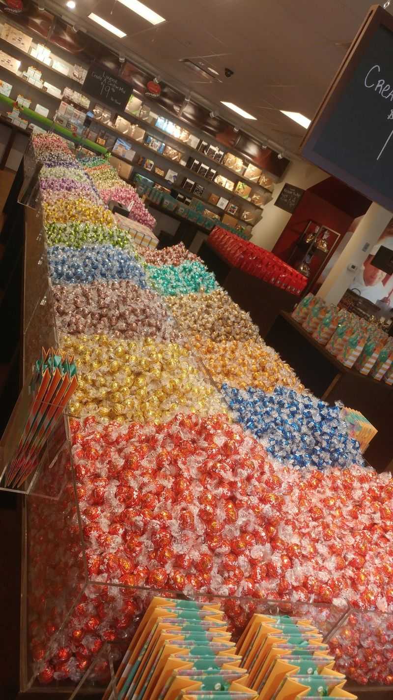Lindt Chocolate Shop, Stratham, New Hampshire Lindt Chocolate Shop, Stratham, New Hampshire