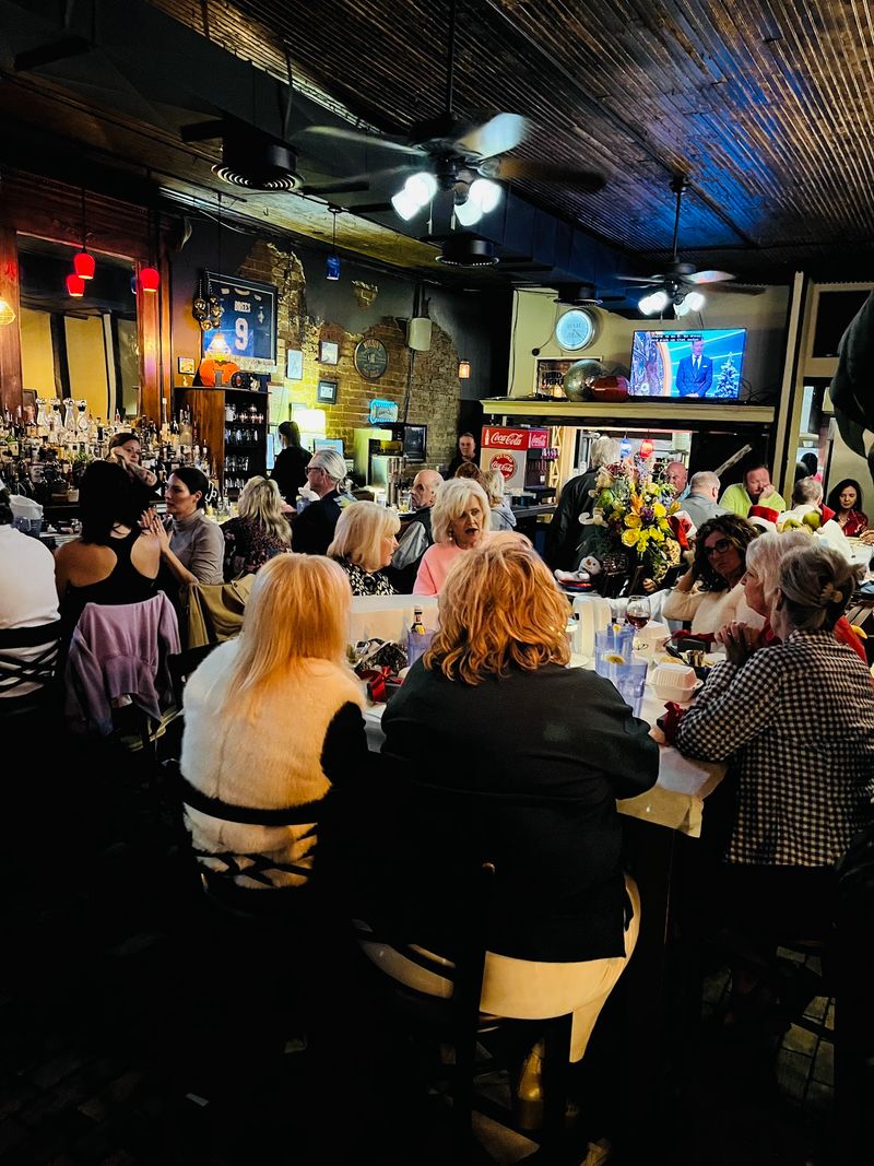 Live Music Nights That Give The Atmosphere An Extra Layer Live Music Nights That Give The Atmosphere An Extra Layer