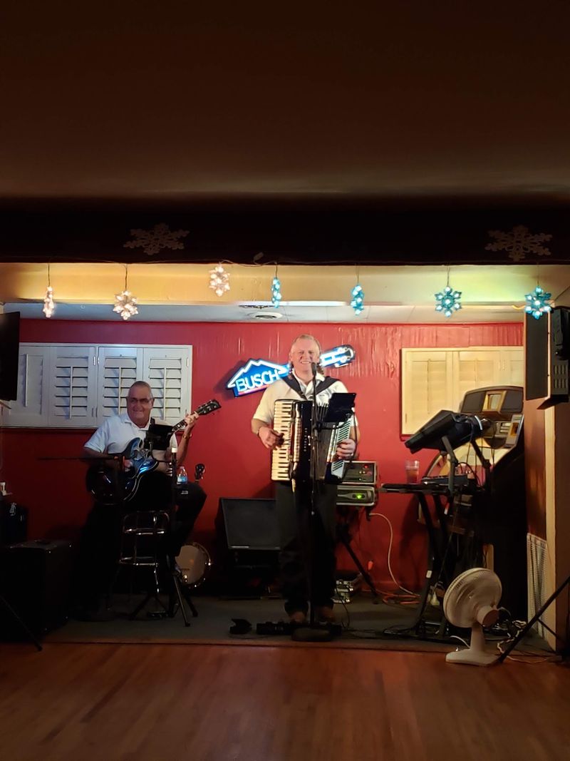 Live Music Nights That Keep the Tradition Alive Live Music Nights That Keep the Tradition Alive