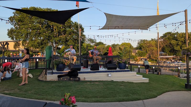 Live Music Setting the Mood