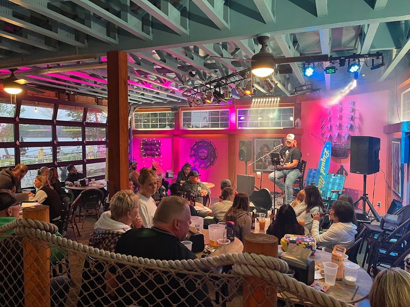 Live Music and Evening Atmosphere Live Music and Evening Atmosphere