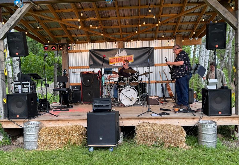 Live Music and the Community Energy Live Music and the Community Energy