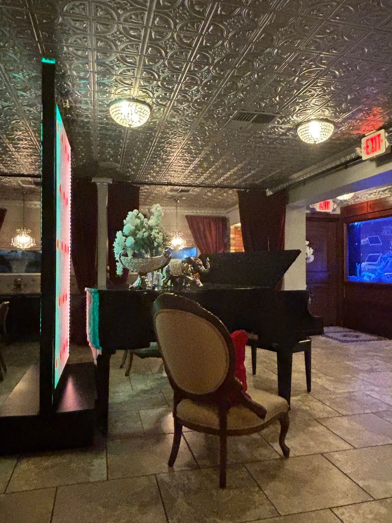 Live Piano Music on Saturday Evenings Live Piano Music on Saturday Evenings