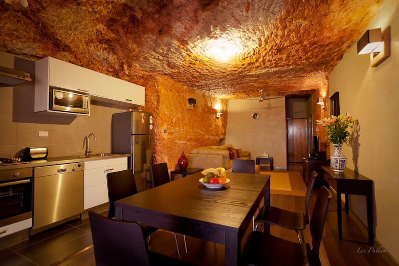 Lookout Cave Underground Motel, Coober Pedy, South Australia, Australia Lookout Cave Underground Motel, Coober Pedy, South Australia, Australia