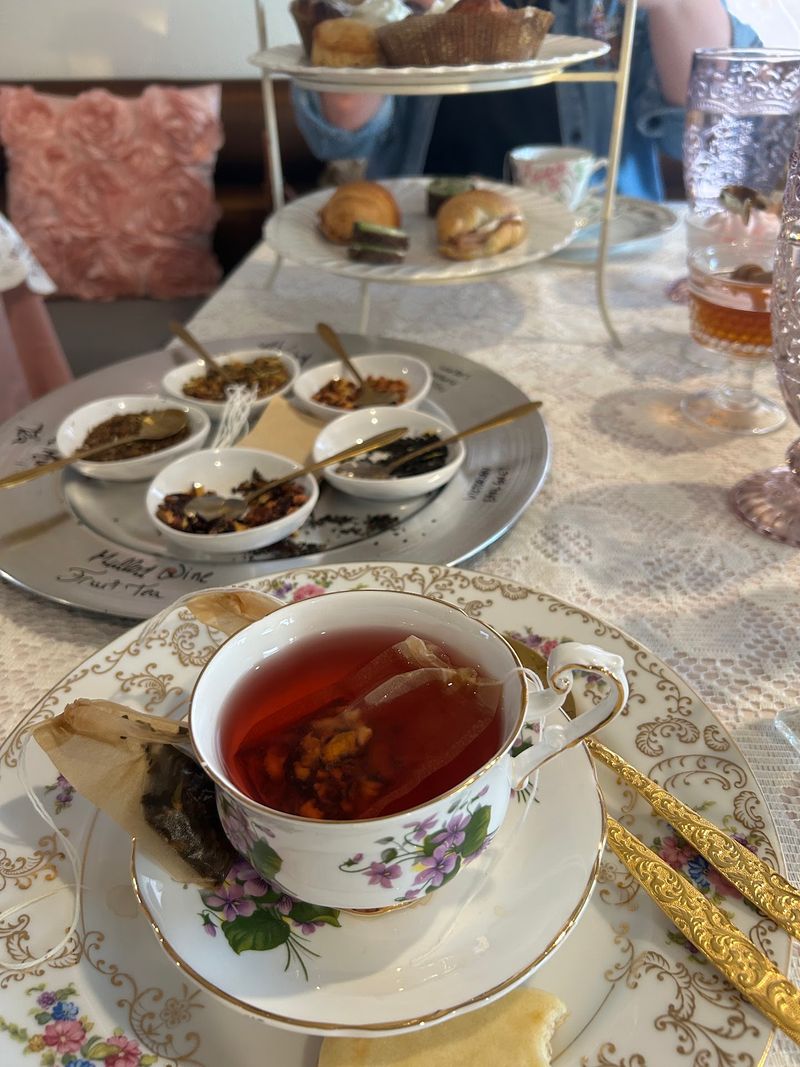 Loose-Leaf Tea and the Joy of Choosing Your Cup Loose-Leaf Tea and the Joy of Choosing Your Cup
