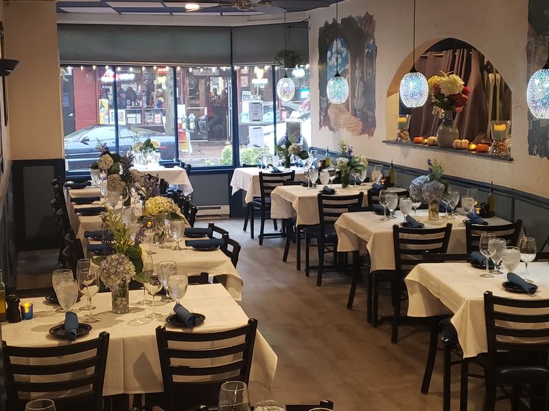 Luna Blu - Annapolis, Maryland Luna Blu - Annapolis, Maryland