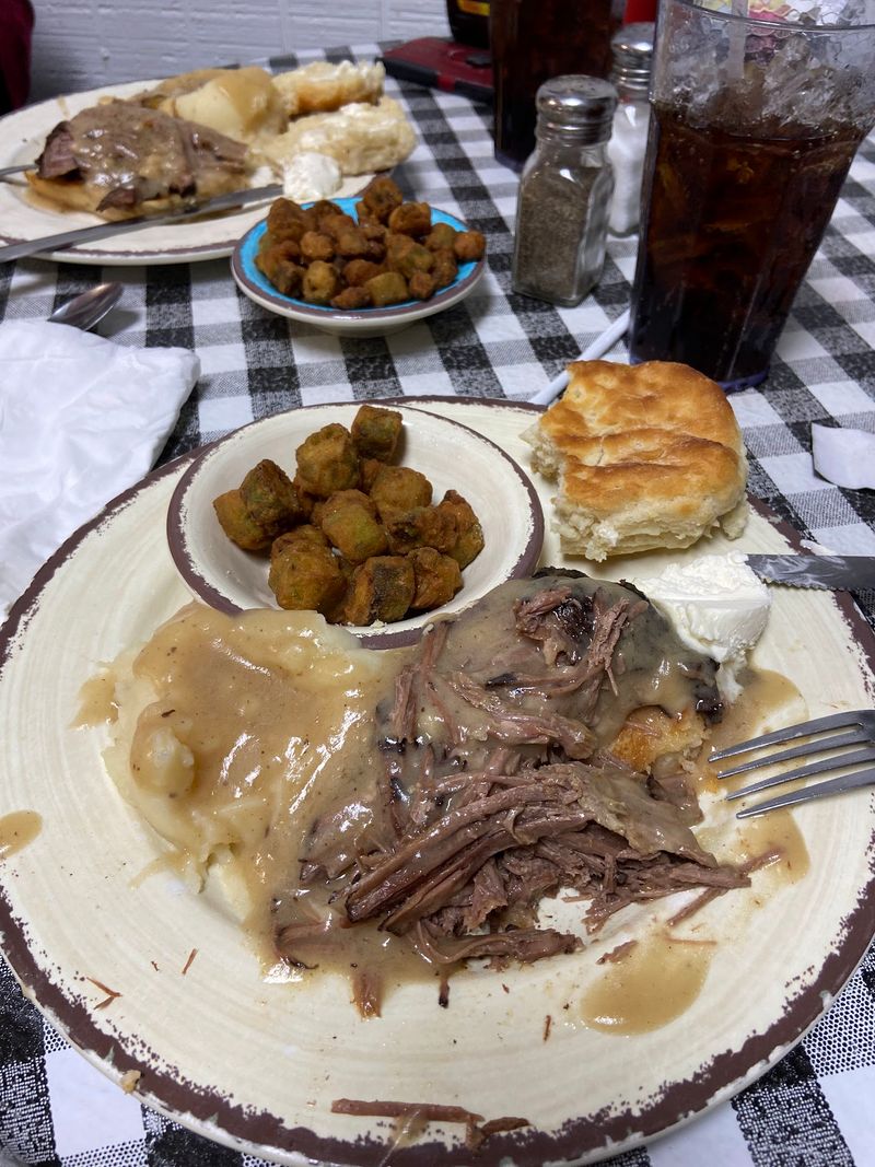 Lunch and Dinner Plates That Hit Hard