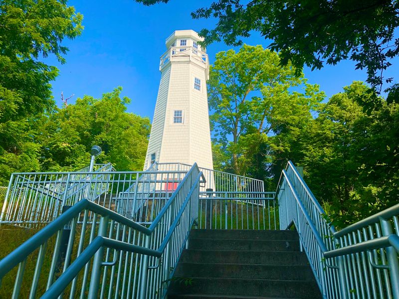 Mark Twain Memorial Lighthouse, Hannibal, Missouri Mark Twain Memorial Lighthouse, Hannibal, Missouri