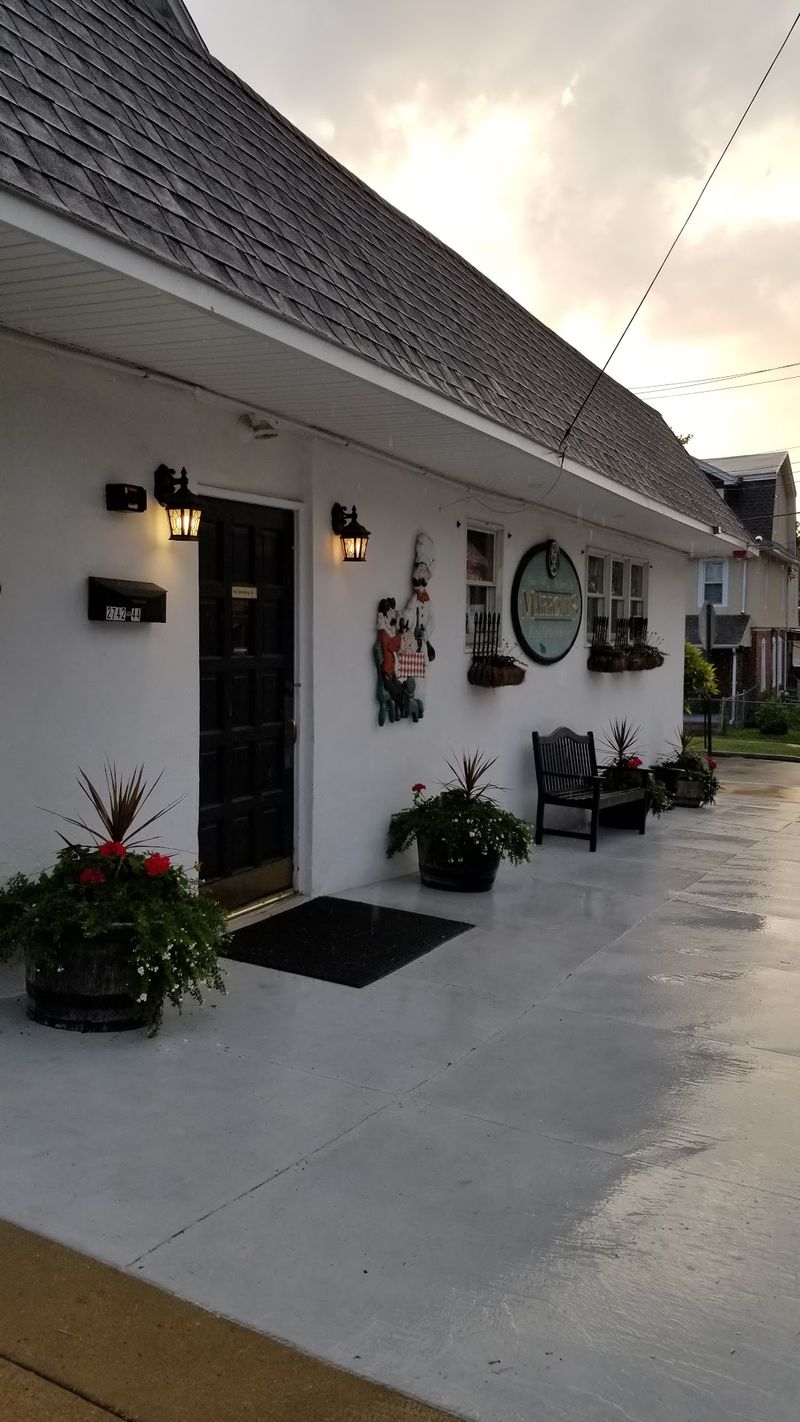 Marrone's Pizzeria, Ardmore, Pennsylvania