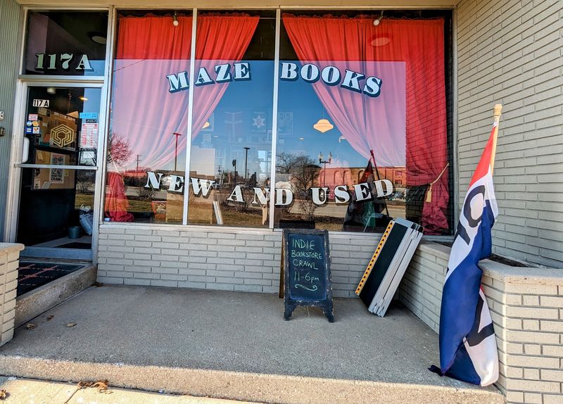 Maze Books (Rockford) Maze Books (Rockford)
