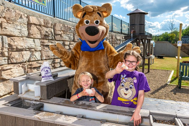 Meeting Yogi Bear And Storytime Magic Meeting Yogi Bear And Storytime Magic
