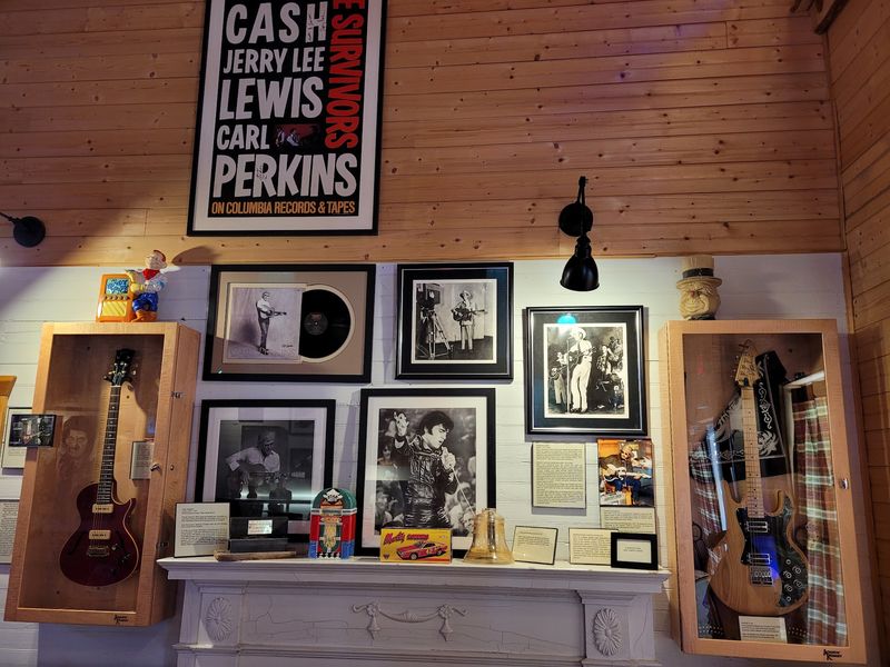 Memorabilia That Reads Like a Personal Scrapbook Memorabilia That Reads Like a Personal Scrapbook