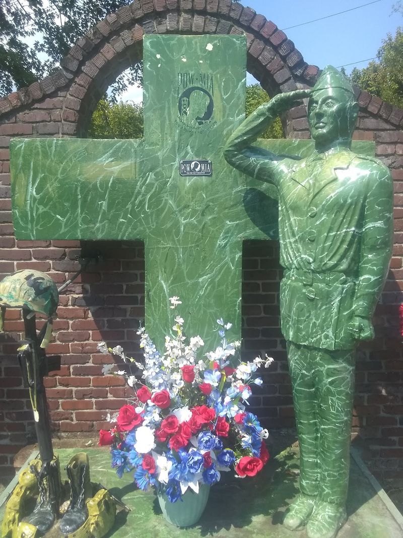 Memorials and Statues That Set It Apart Memorials and Statues That Set It Apart