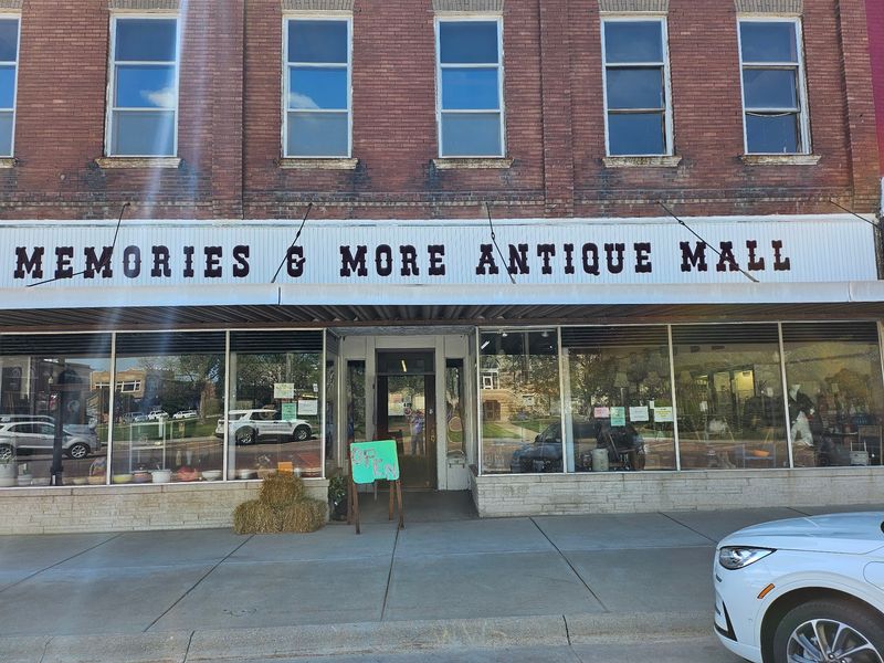 Memories & More Antique Mall, Fairbury, Nebraska Memories & More Antique Mall, Fairbury, Nebraska