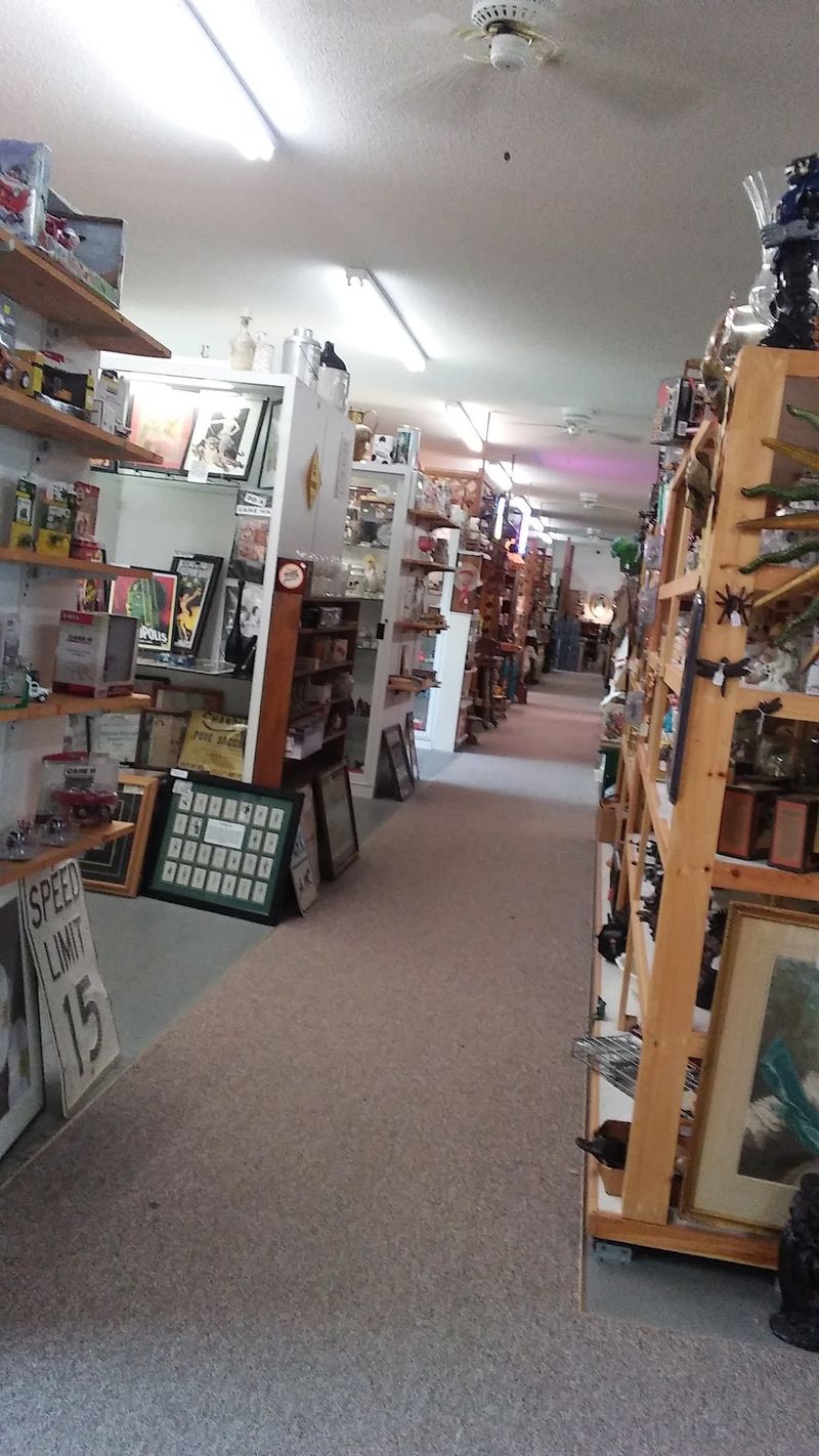 Midwest Memorabilia and Local Treasures Midwest Memorabilia and Local Treasures