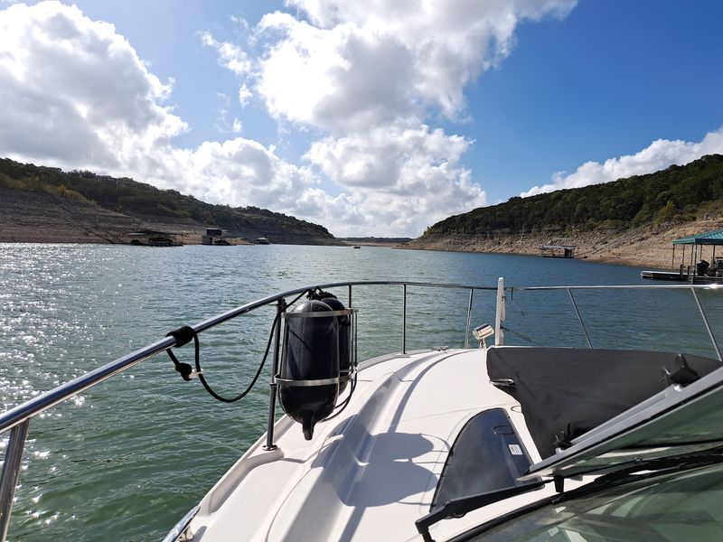 Mornings That Whisper Before the Crowd Arrives Mornings That Whisper Before the Crowd Arrives