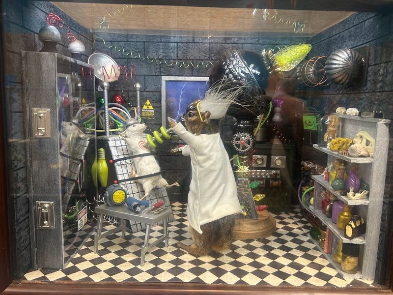 Mouse Dioramas That Are Tiny, Detailed, and Completely Unforgettable Mouse Dioramas That Are Tiny, Detailed, and Completely Unforgettable
