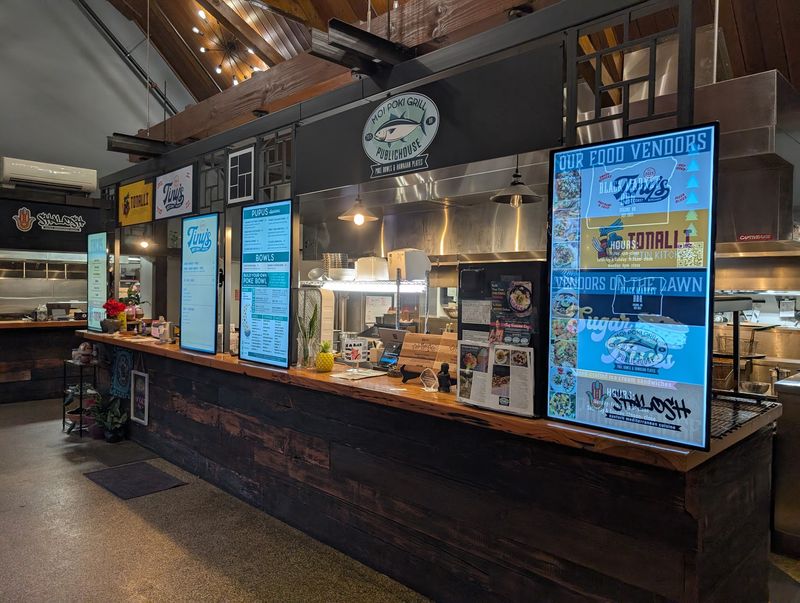 Multiple Food Vendors Under One Roof Multiple Food Vendors Under One Roof