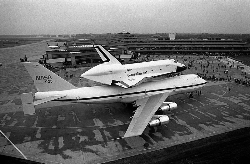 NASA Dropped a Space Shuttle From a Boeing 747 NASA Dropped a Space Shuttle From a Boeing 747