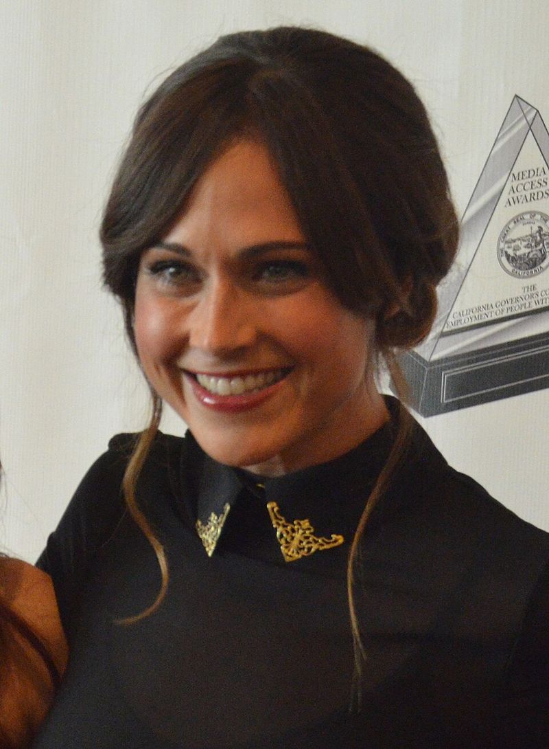 Nikki DeLoach - From '90s Pop Dreams to Hallmark Comfort Nikki DeLoach - From '90s Pop Dreams to Hallmark Comfort