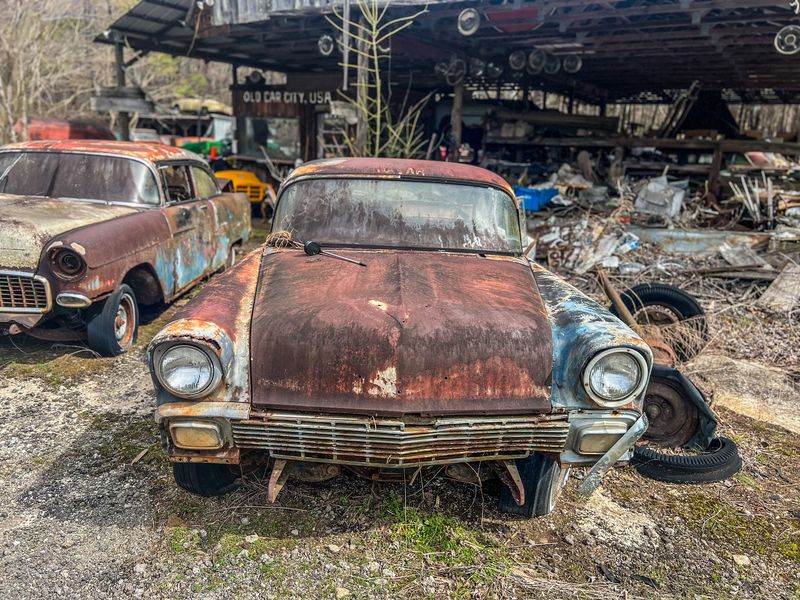 Old Car City USA, White