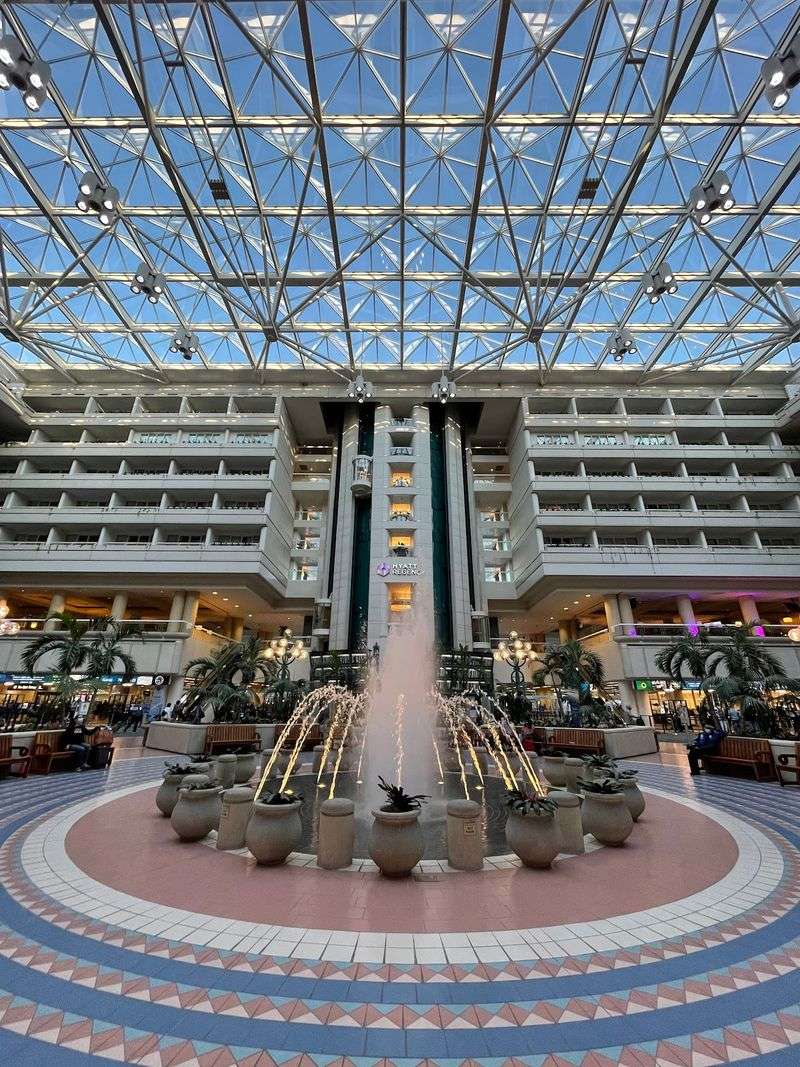 Orlando International Airport (MCO), United States Orlando International Airport (MCO), United States