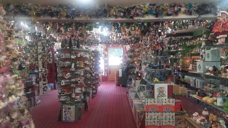Ornaments From Floor to Ceiling Ornaments From Floor to Ceiling