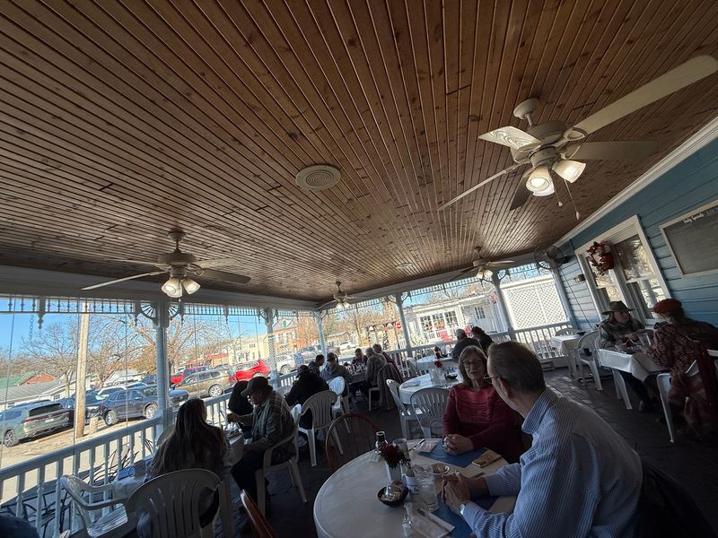 Outdoor Seating and the Front Porch Experience Outdoor Seating and the Front Porch Experience