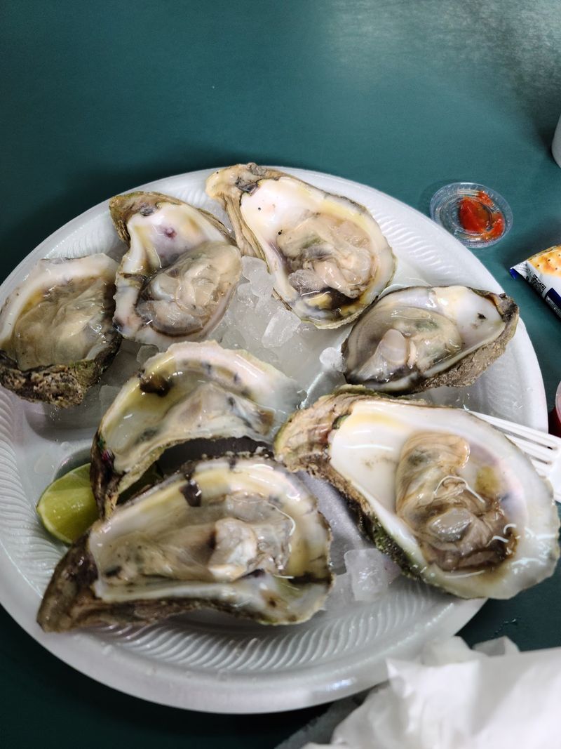 Oysters That Keep People Ordering Doubles Oysters That Keep People Ordering Doubles