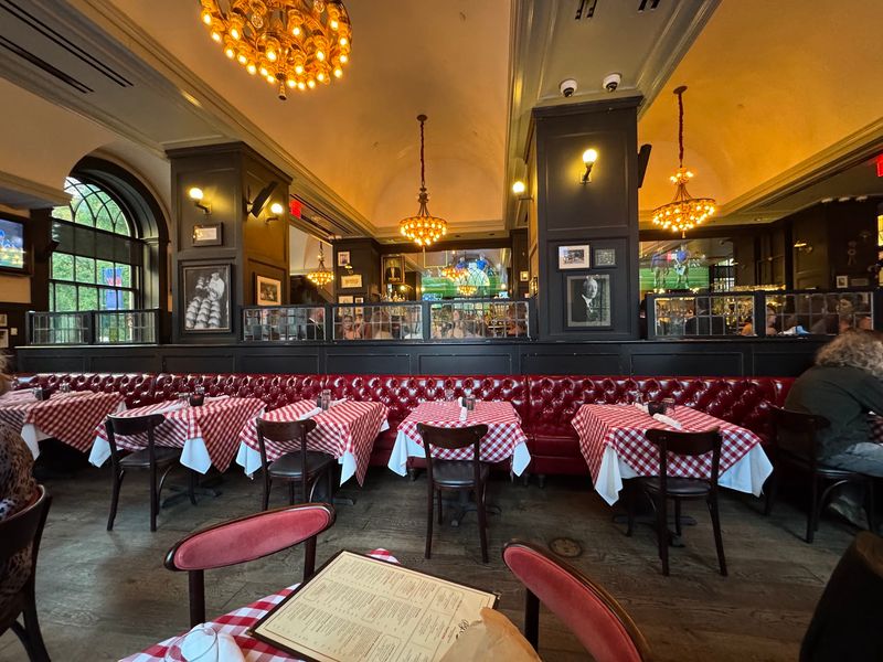 P. J. Clarke's, Philadelphia, Pennsylvania