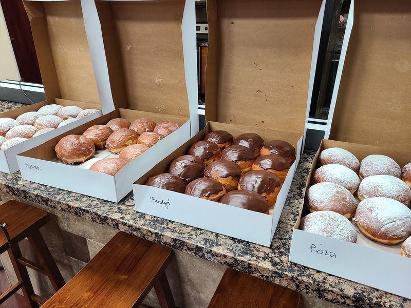 Paczki That Chicagoans Drive Across Town to Get Paczki That Chicagoans Drive Across Town to Get