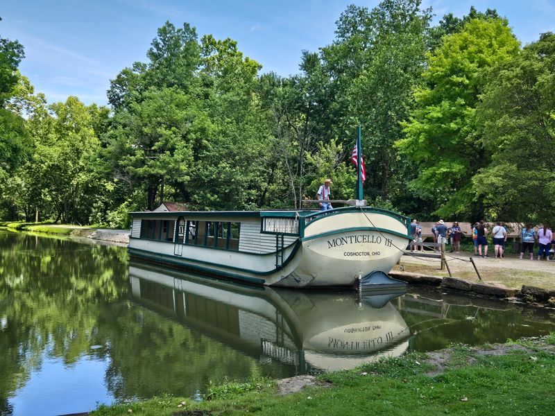 Pairing the Boat Ride With Historic Roscoe Village Pairing the Boat Ride With Historic Roscoe Village